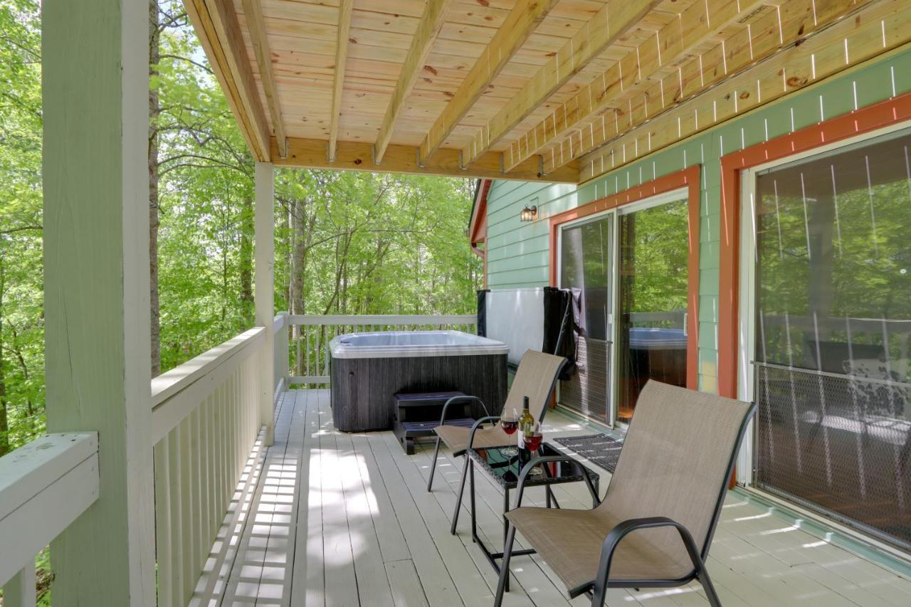 Blue Ridge Getaway With Hot Tub And Seasonal View! Villa Exterior photo