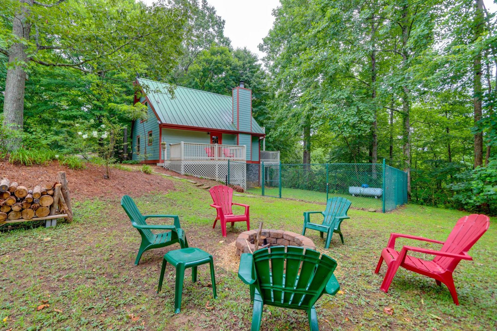 Blue Ridge Getaway With Hot Tub And Seasonal View! Villa Exterior photo